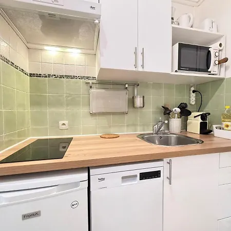 Cozy - Loggia - 200m Apartment